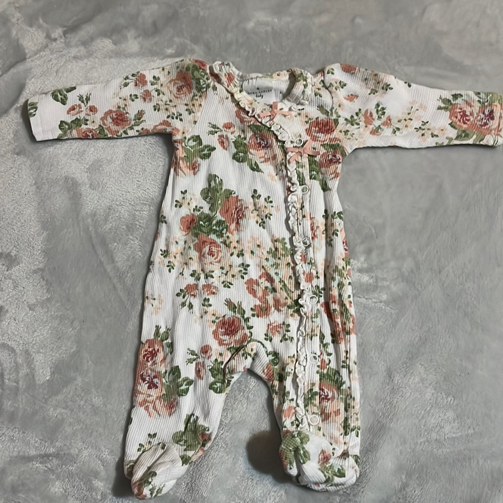 Floral baby girl  sleeper size 0-3M